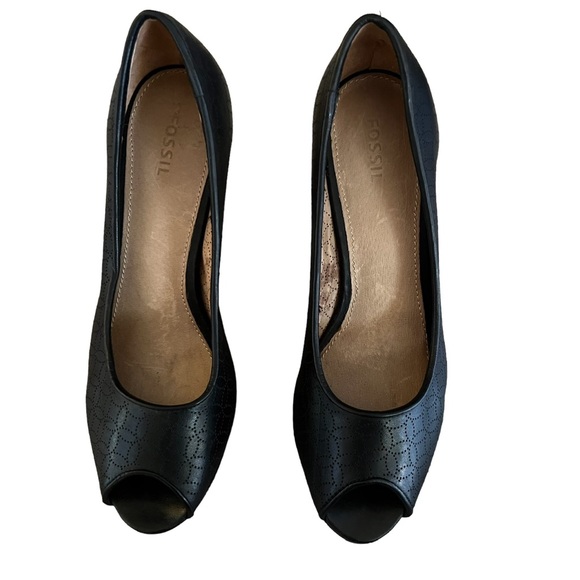 Fossil Women’s Size 10 Black Perforated Peep Toe Heels. - Picture 4 of 10